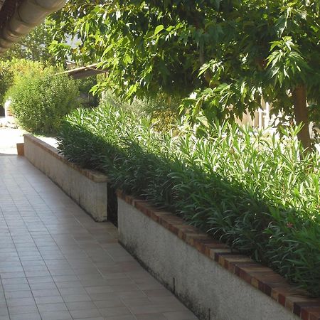 Отель Le Provence Жемено Экстерьер фото