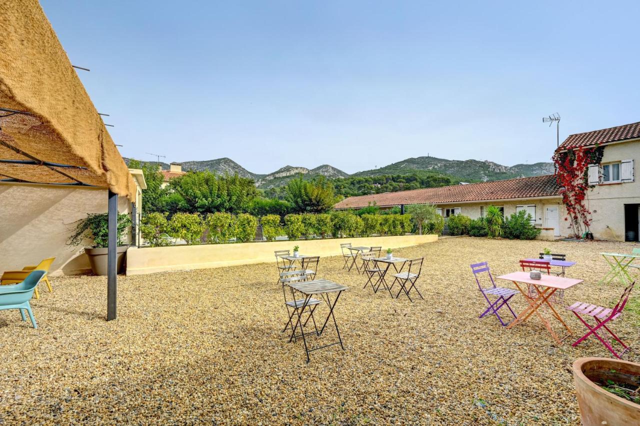 Отель Le Provence Жемено Экстерьер фото