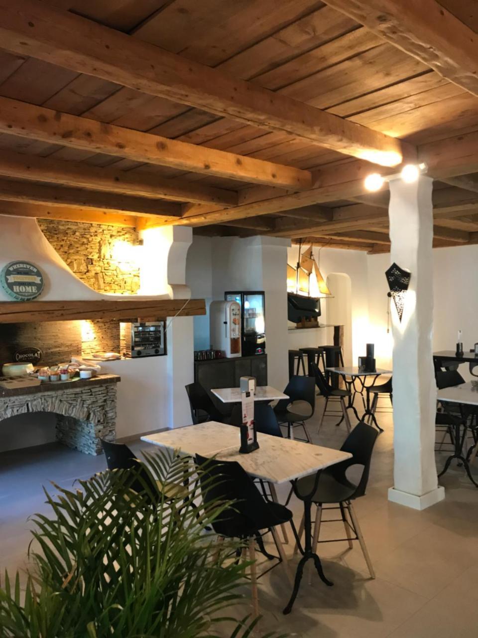 Отель Le Provence Жемено Экстерьер фото