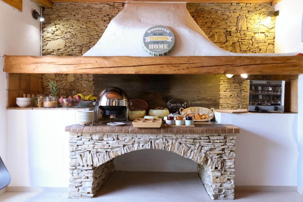 Отель Le Provence Жемено Экстерьер фото