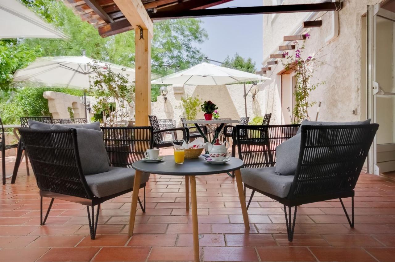Отель Le Provence Жемено Экстерьер фото